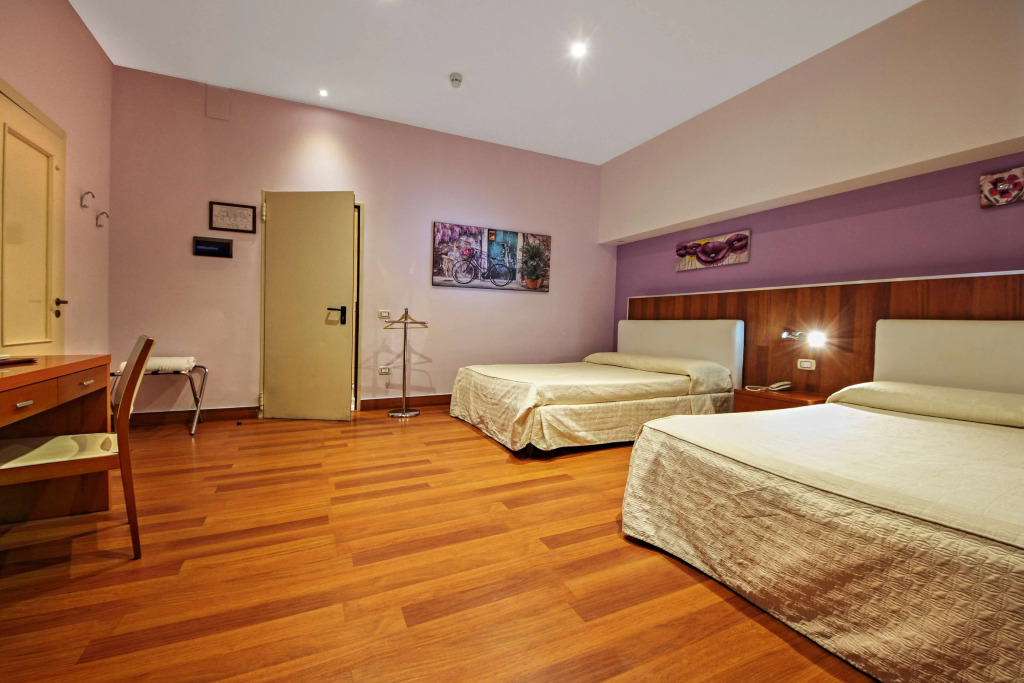 Hotel Tonic