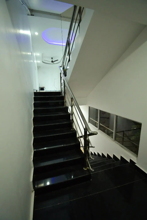 HOTEL CORAL INN -HCI