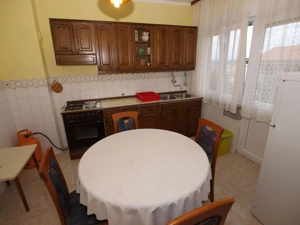 Apartment 752