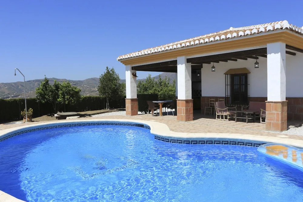 Casa Adrian Almachar by Ruralidays