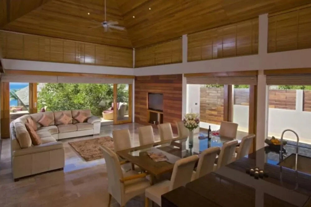 5 Bedroom Beachfront Villa - Chef Maid Nanny