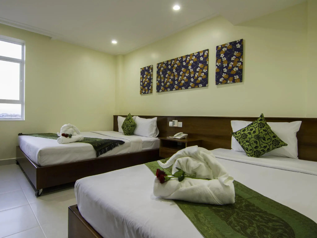 Rose Emerald Hotel