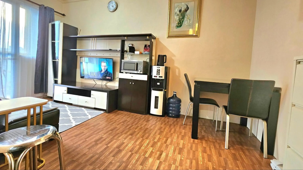 3BRs Penthouse View near JIEXPO Kemayoran Free Netflix & Amazone Prime Video