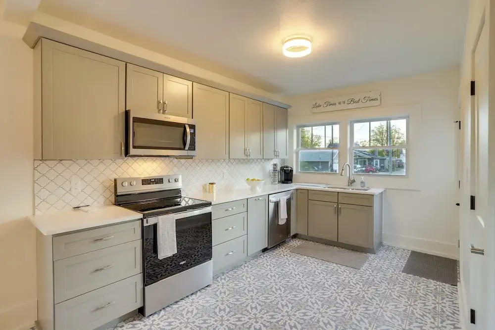 Indiana Vacation Rental - Walk to Syracuse Lake