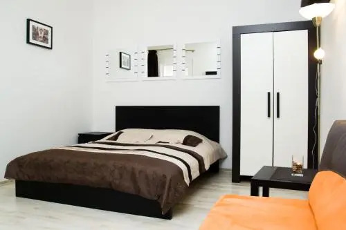 Leo Apartment
