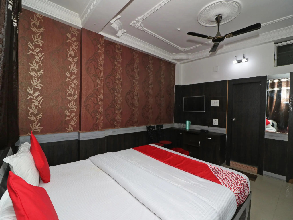 OYO 40815 Krish Residency