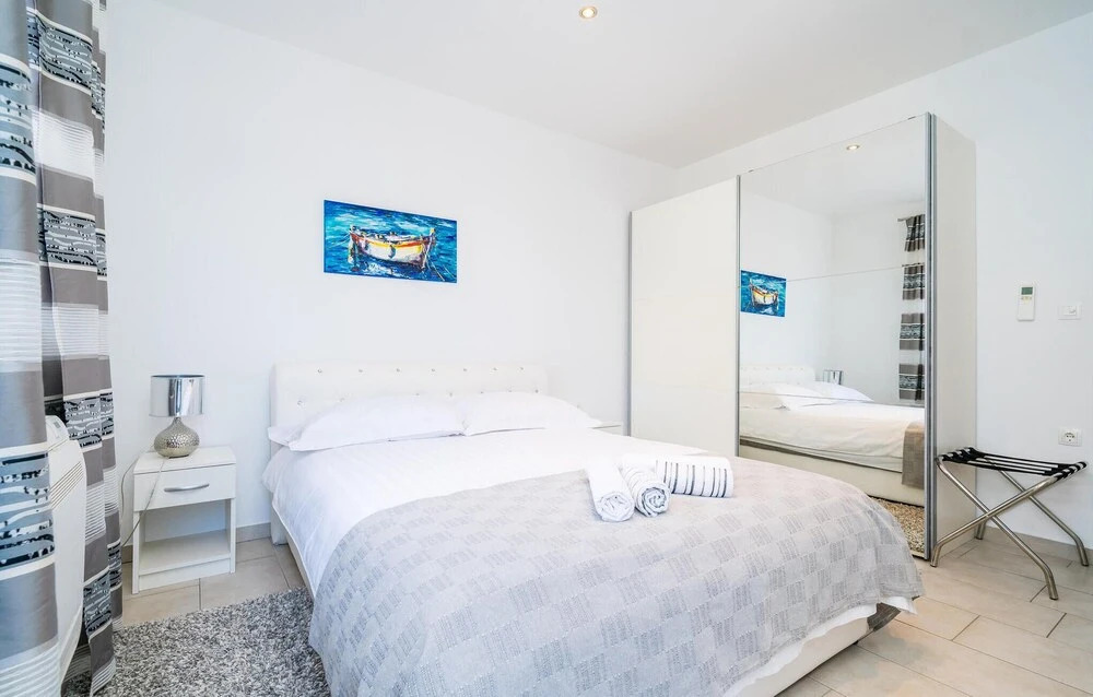 Stunning Apartment in Cilipi With 3 Bedrooms, Wifi and Outdoor Swimming Pool