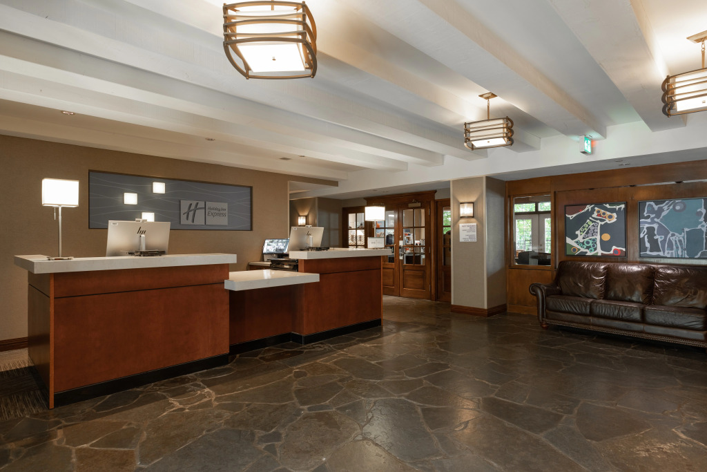 Holiday Inn Express & Suites Tremblant by IHG