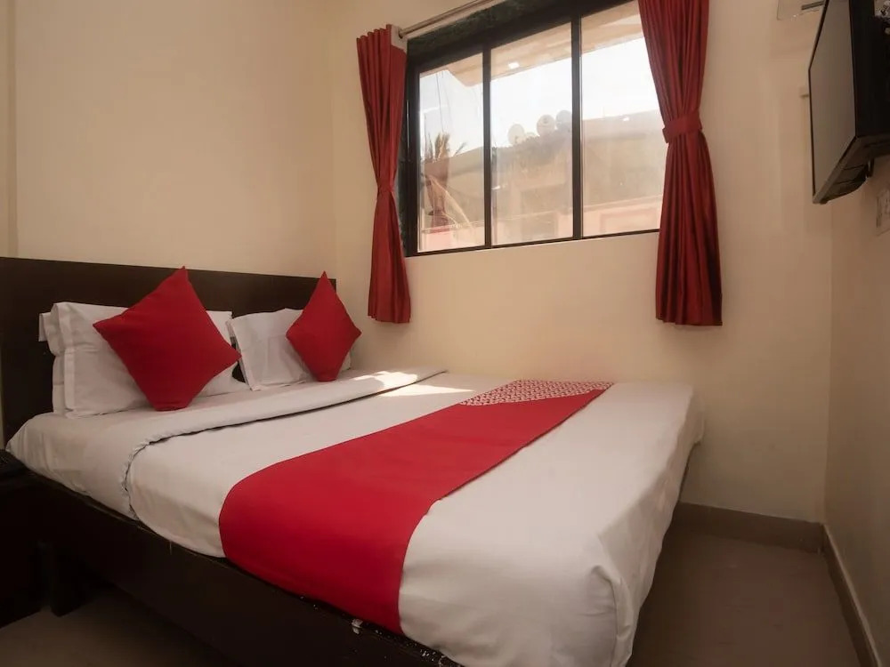 Oyo 23285 The Diplomat Lodging