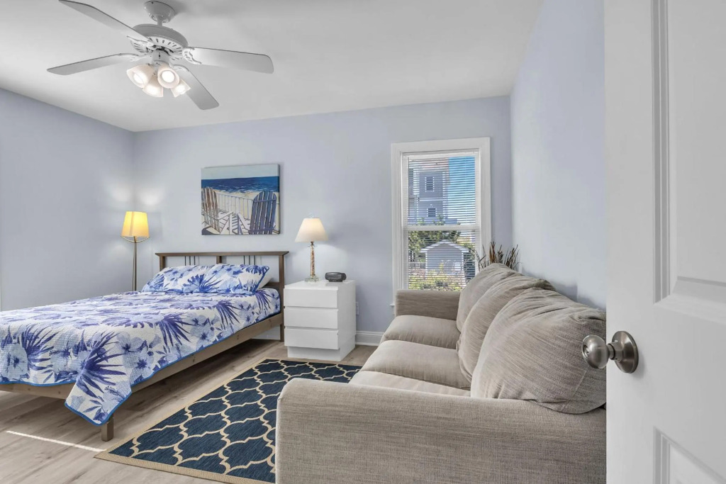 SeaSide by Oak Island Accommodations