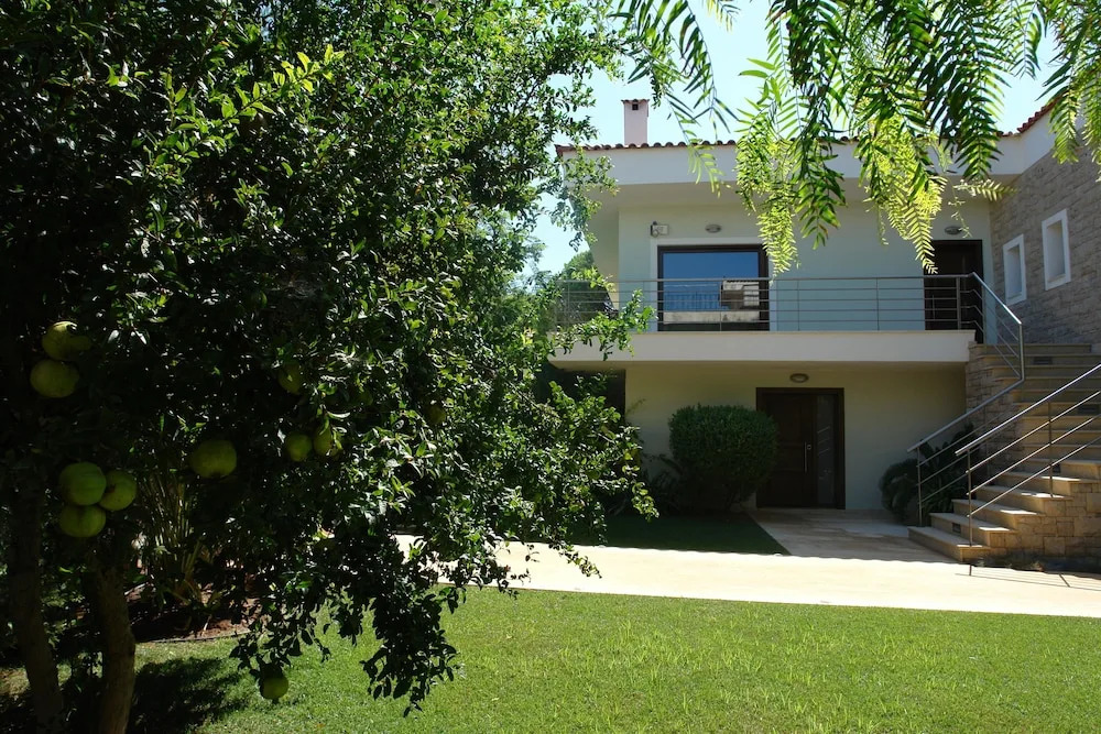 Villa TakeOff Saronida