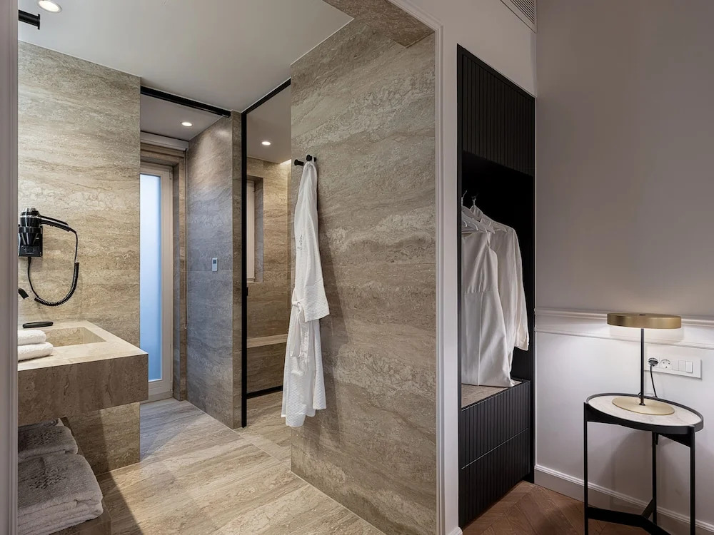Riviera Suites