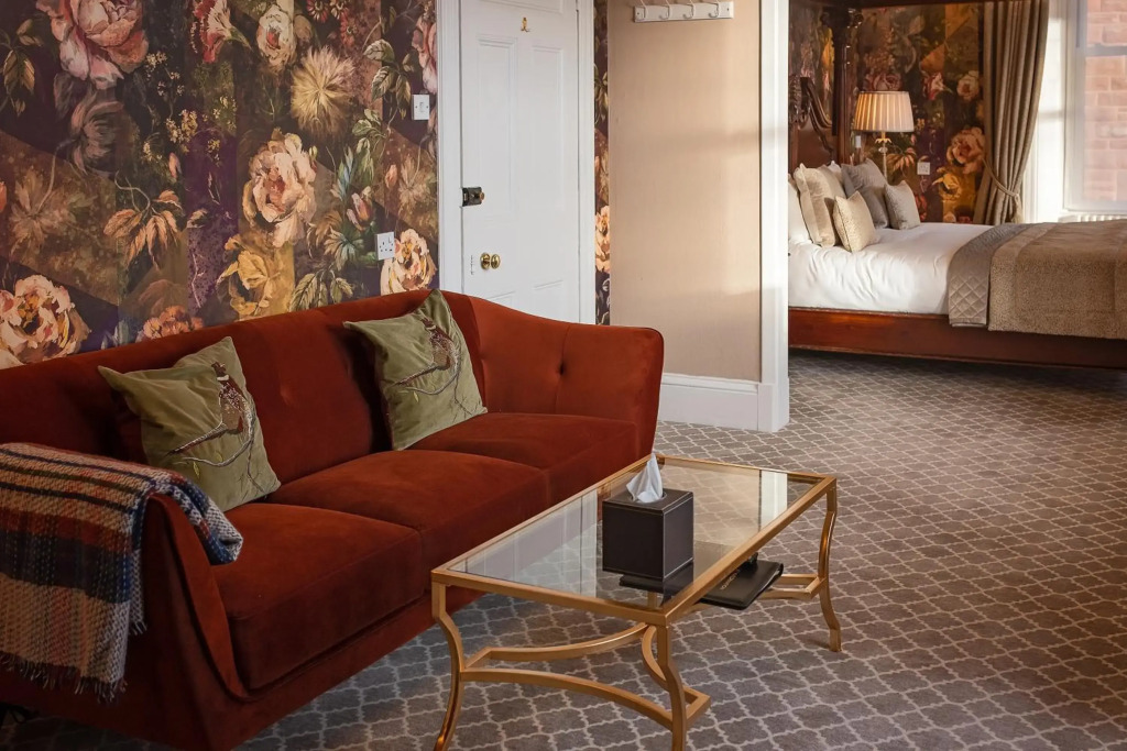 Glenesk Hotel