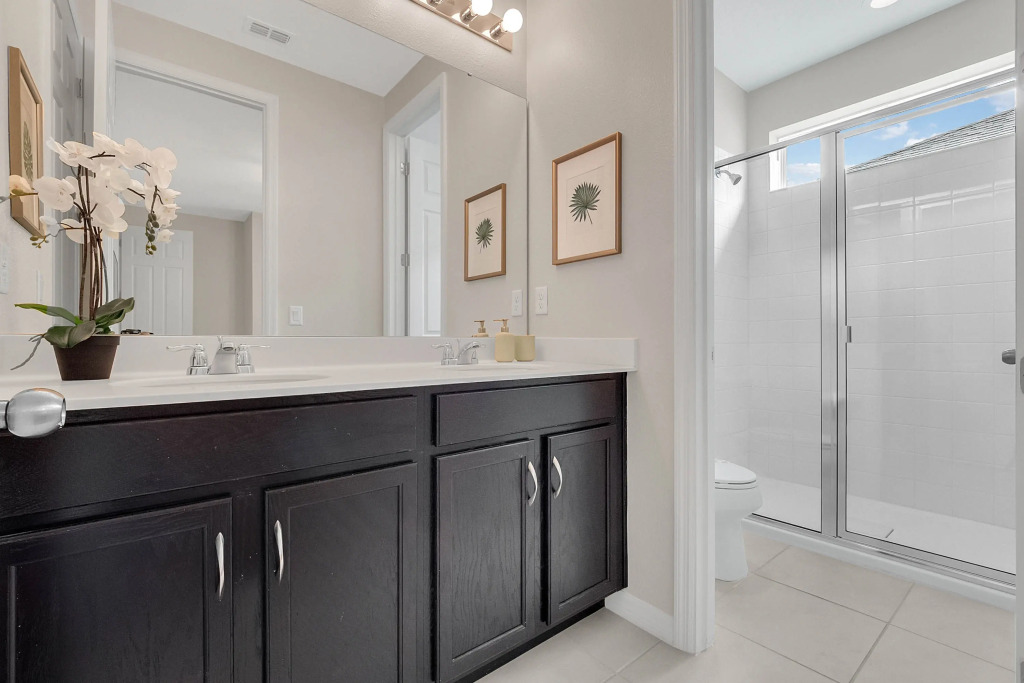 9 Bedrooms 6 Bathrooms Solara 9028 Fk