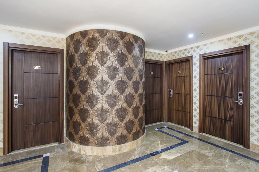 Ayhan Hotel