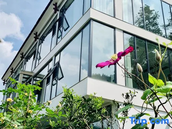 Huaxu Yimeng B&B (Zhangjiajie National Forest Park Branch)