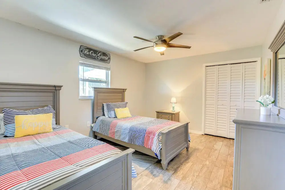 Sarasota Home w/ Heated Pool: 3 Mi to Airport!