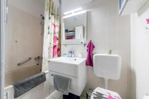 6393 Private Room