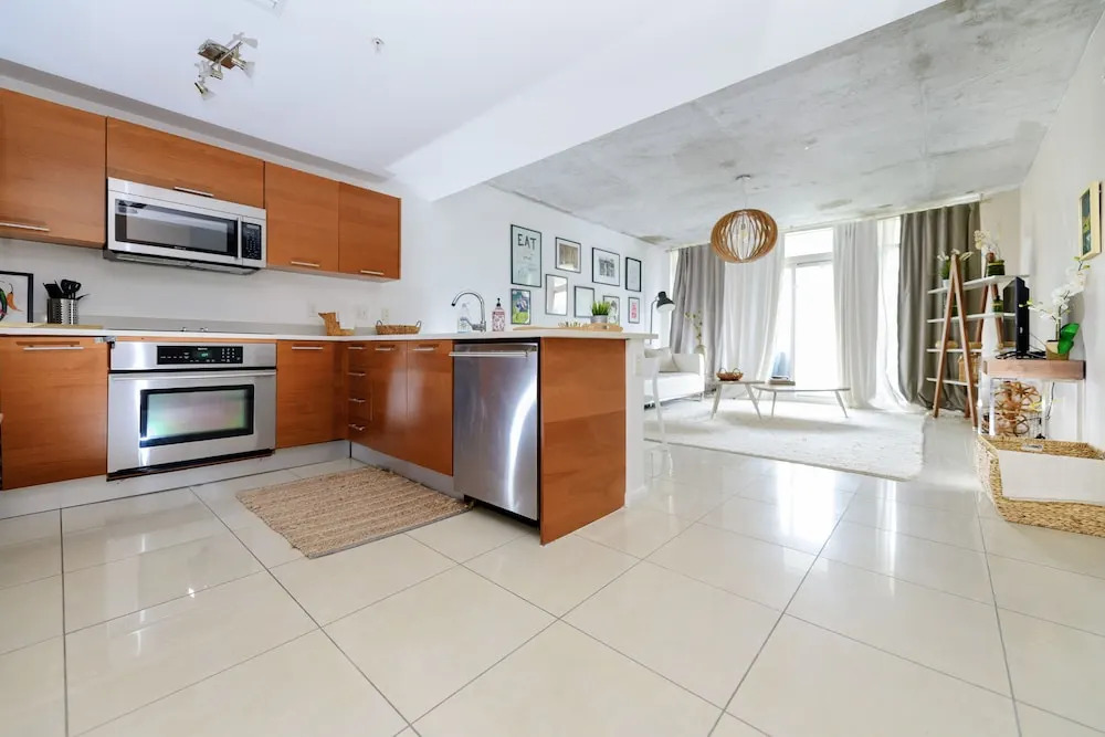 Miami World Rental - Midtown 608