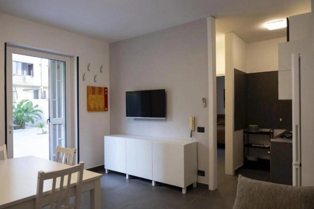 An apartment direclty on the sea for a dream vacation.-Casa al mare