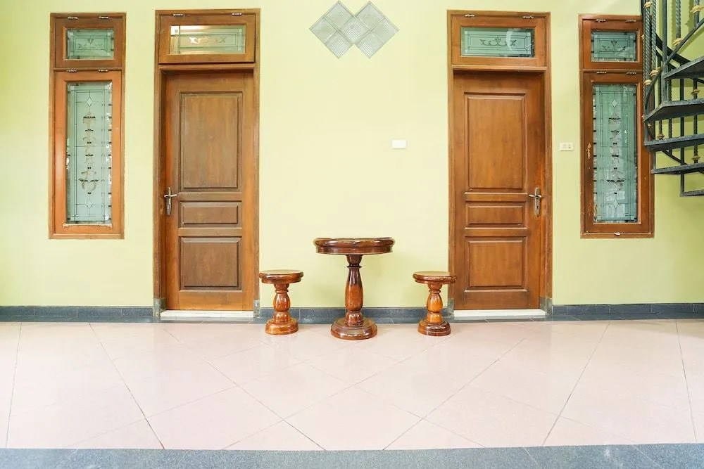 OYO 771 Kembang Kuning Residence Syariah