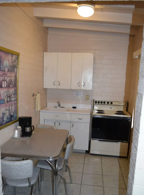 Stanlunds Inn and Suites