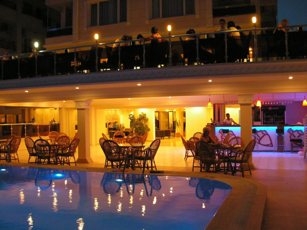 Amphora Hotel