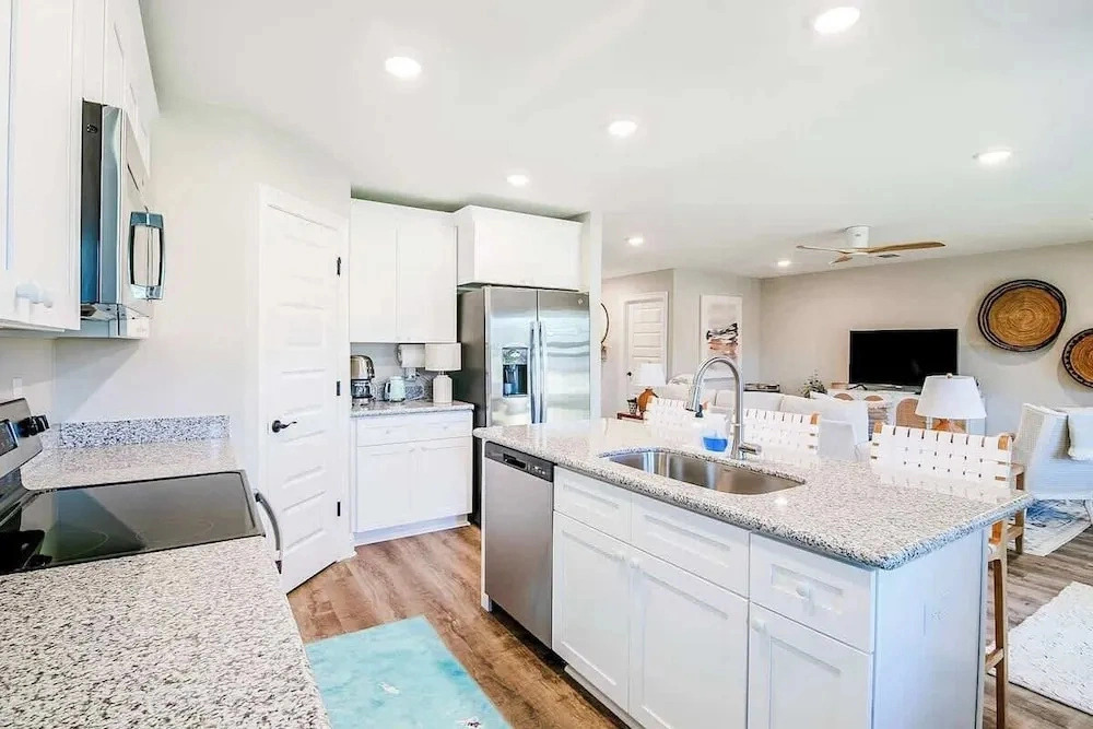 Brand New, Fully Furnished 3 Bedroom, 3 Bathroom Home in Ocean Springs