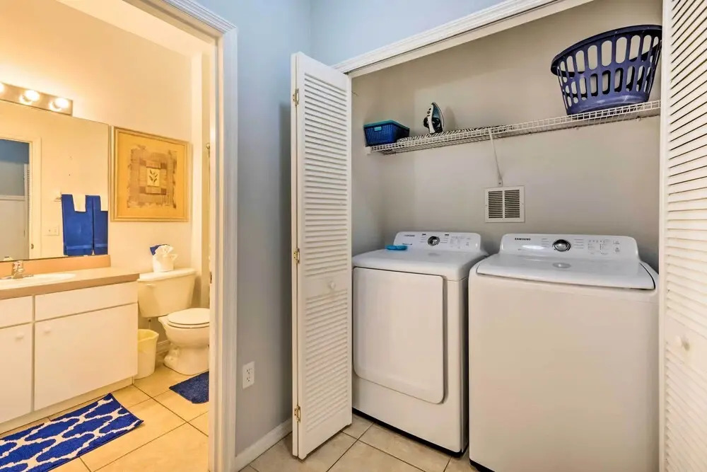 Kissimmee Resort Townhome w/ Pool, 7 Mi to Disney!