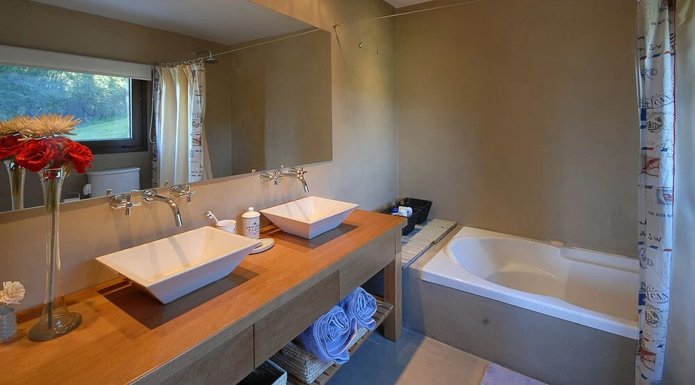 Luxurious Residence In Arelauquen AG9