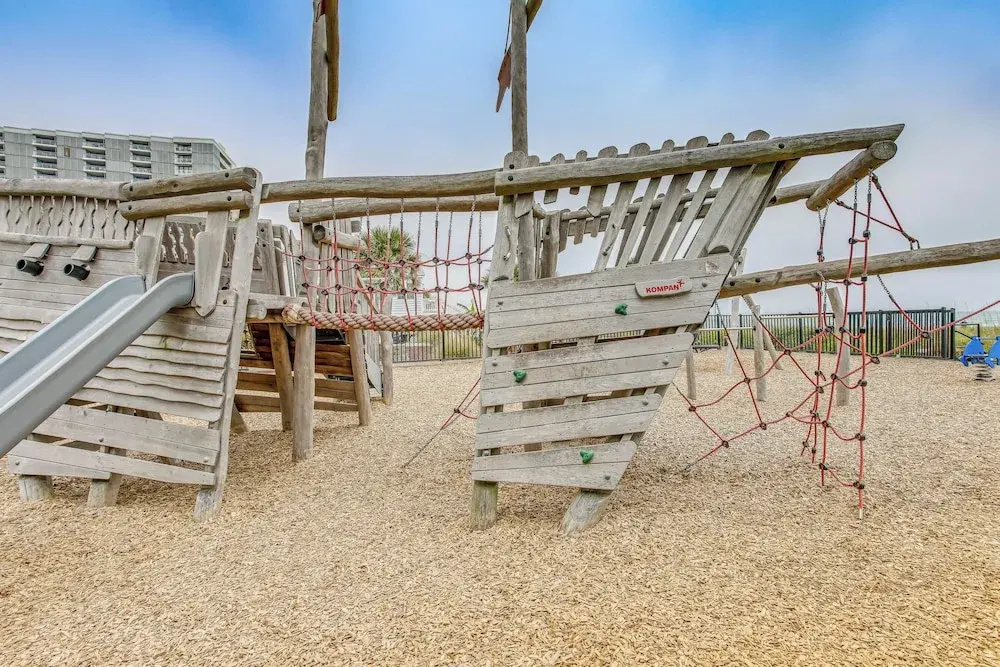 Ocean-view Balcony: Peaceful Forest Dunes Condo!