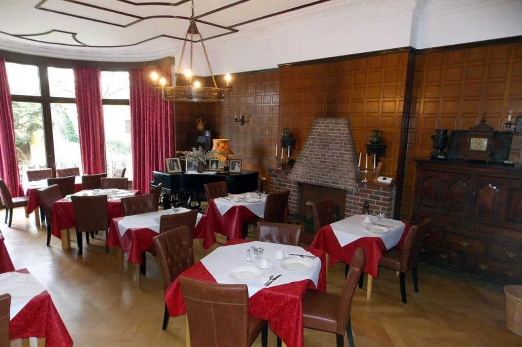 Dillons Hotel - B&B