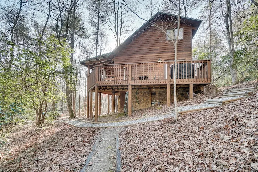 Sautee Nacoochee Mtn Paradise w/ Spacious Deck!