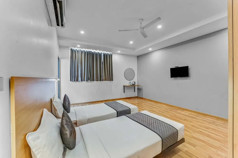 UPAR Hotels Nungambakkam Nearby US Consulate Apollo hospital Sankara Nethralaya