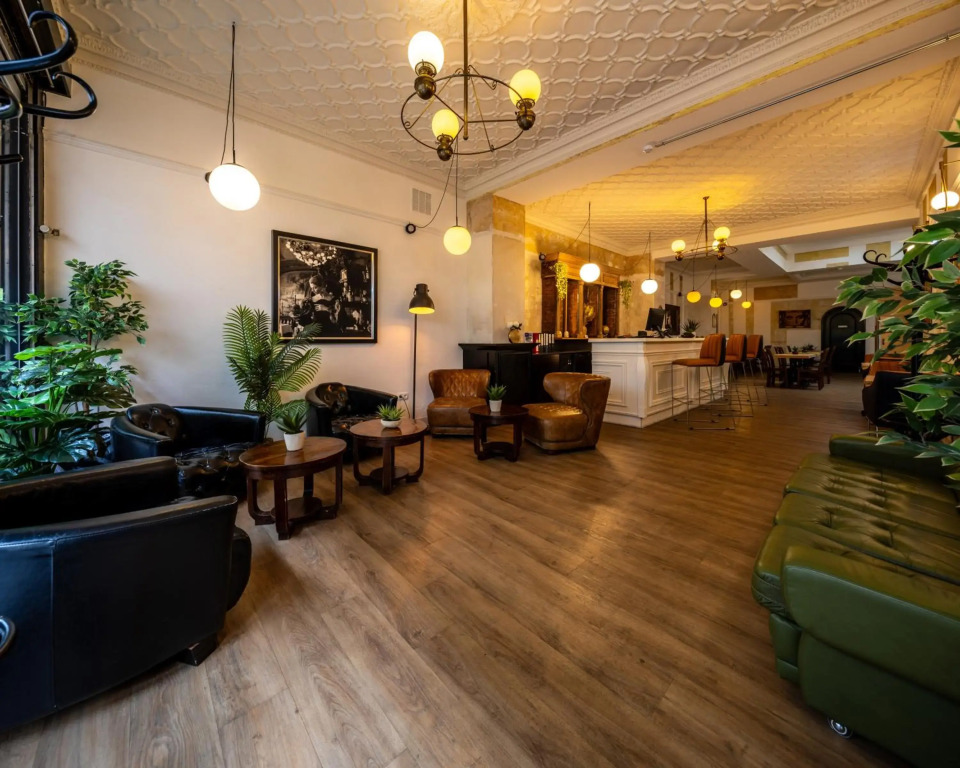 Hotel Bristol