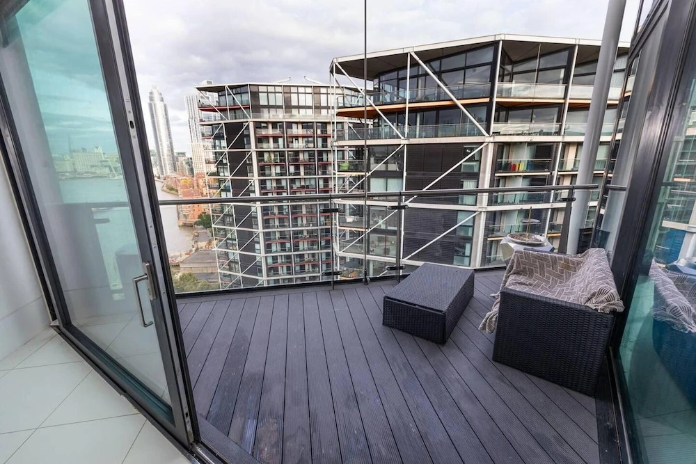River Side View Luxury Penthouse Apartment