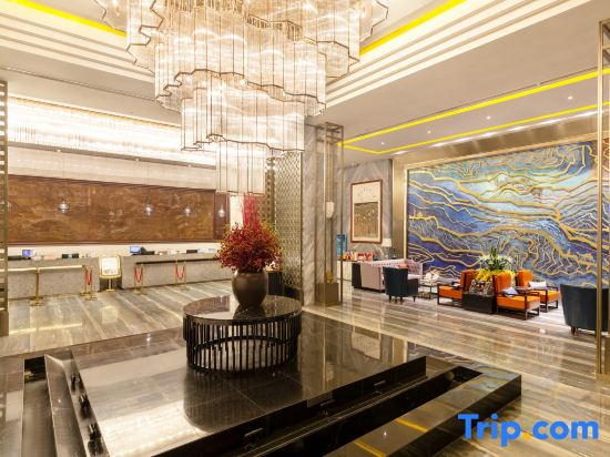 LUXURY BLUE HORIZON Grand Hotel (Xining High-Speed Railway Station)