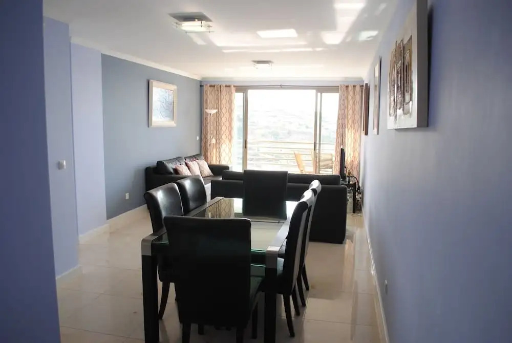 Plaza Bay Luxury Apartment with Swimming Pool