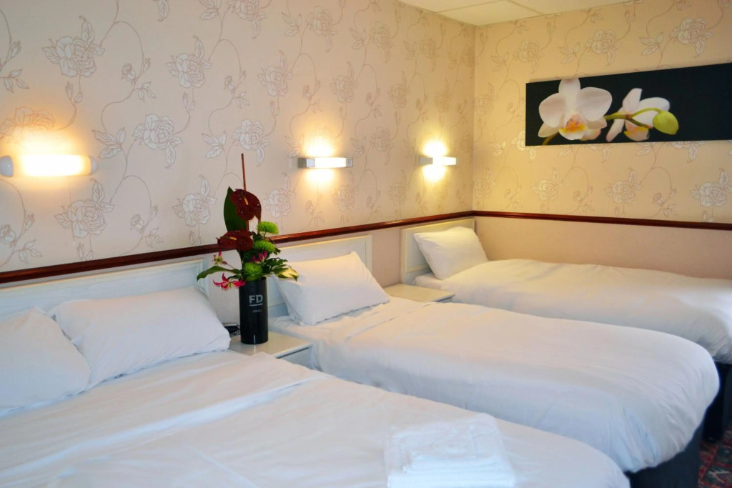 Lyndene Hotel