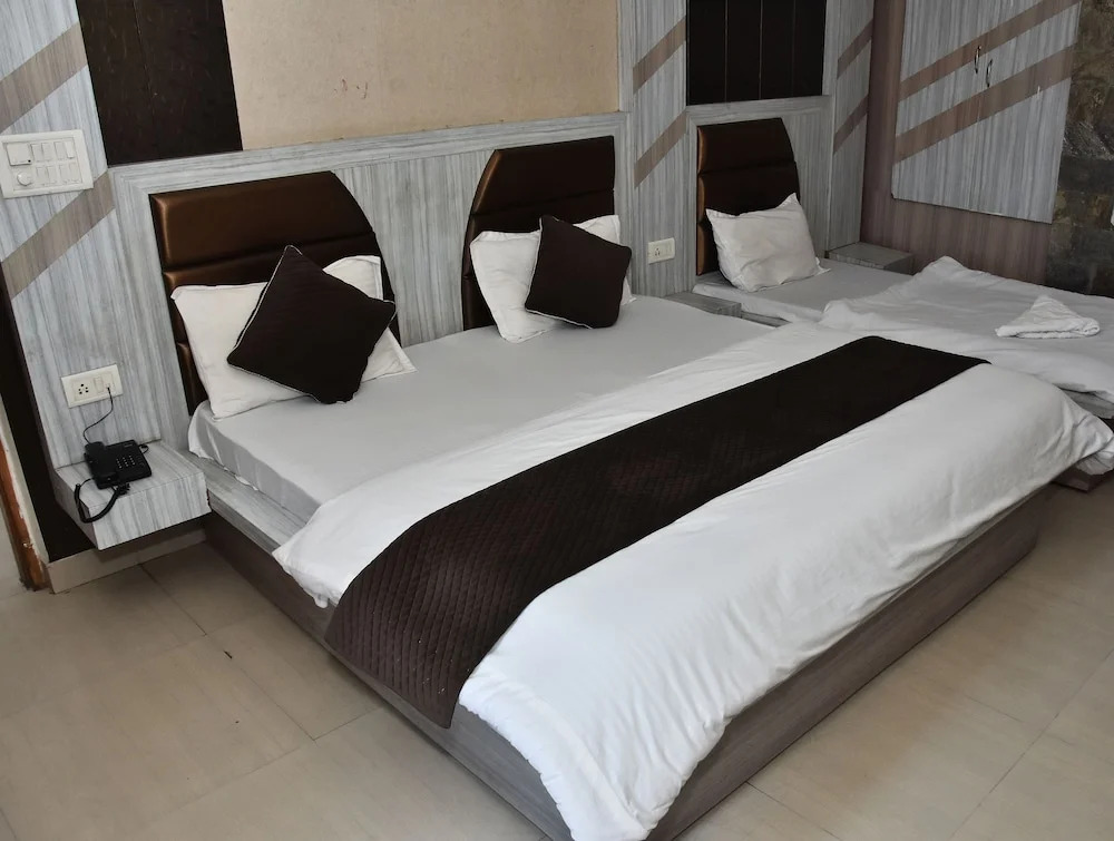 Hotel Neelkanth Mahadev Hotel & Resorts