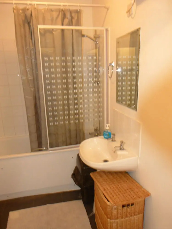 SS Property Hub – Apartment Close to Hyde Park