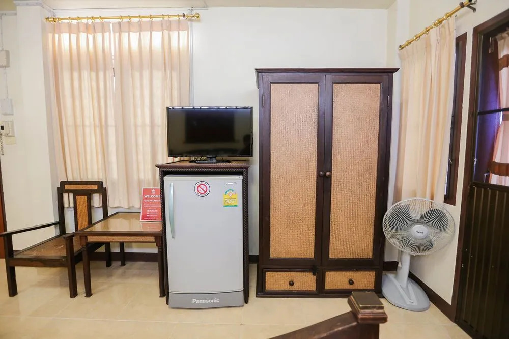 ZEN Rooms Sripoom Soi 1