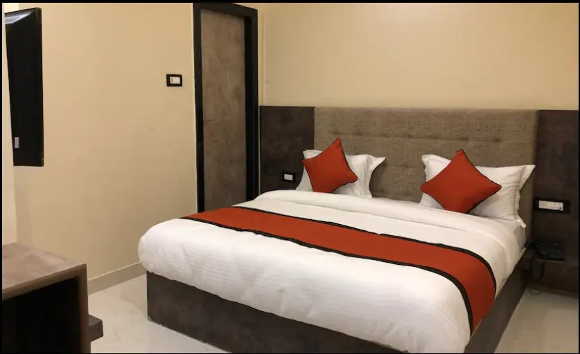 Hotel Frontier Royal