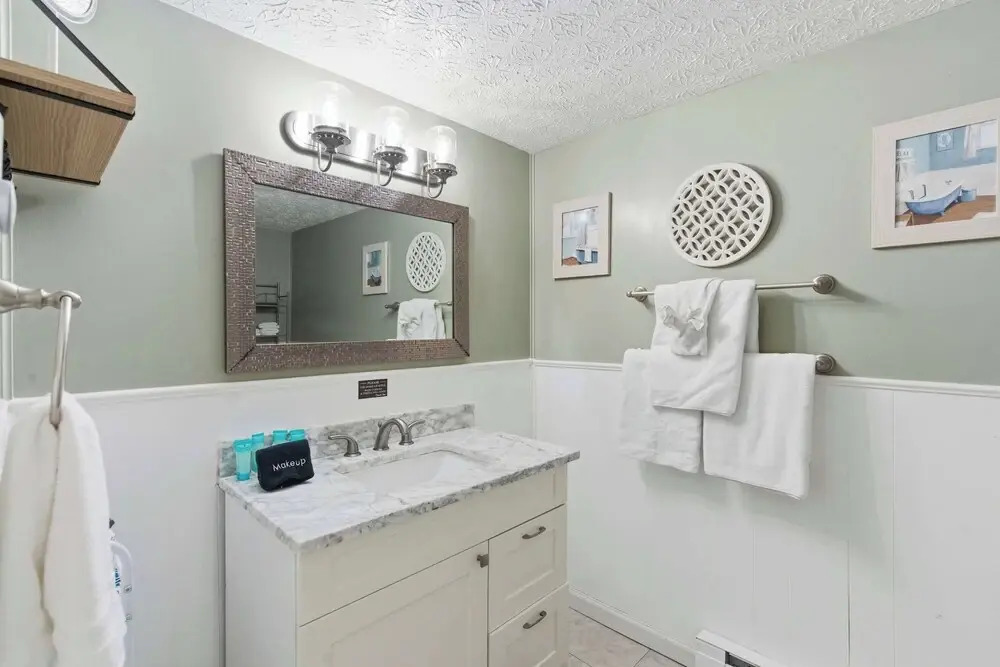 Branson Downtown Beauty - 4 BDR Home Sleeps 15