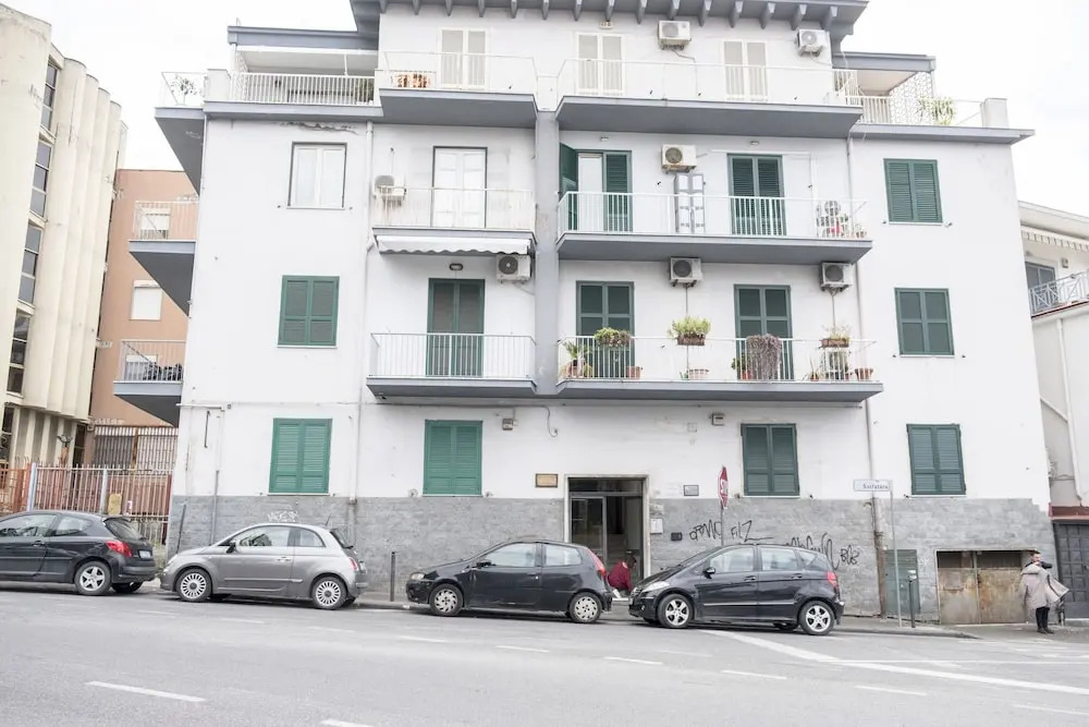 DIMORA FLEGREA room & breakfast