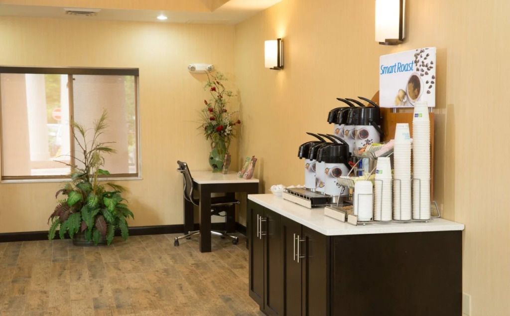 Holiday Inn Express Hotel & Suites Cherokee-Casino by IHG