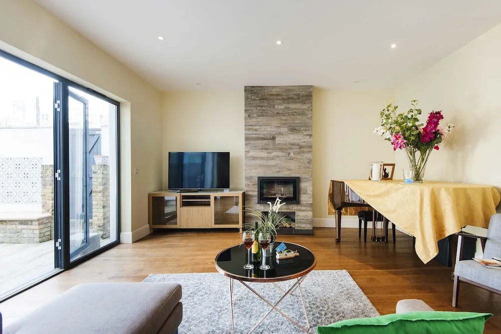 The Spacious Fulham Apartment - FOI