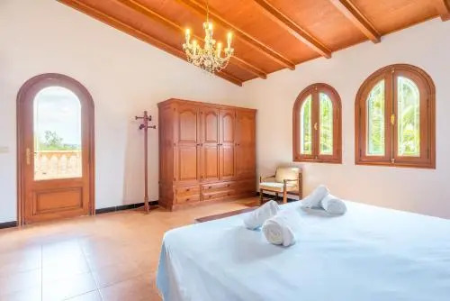 Finca Es Rafalot de Dalt by Mallorca House Rent