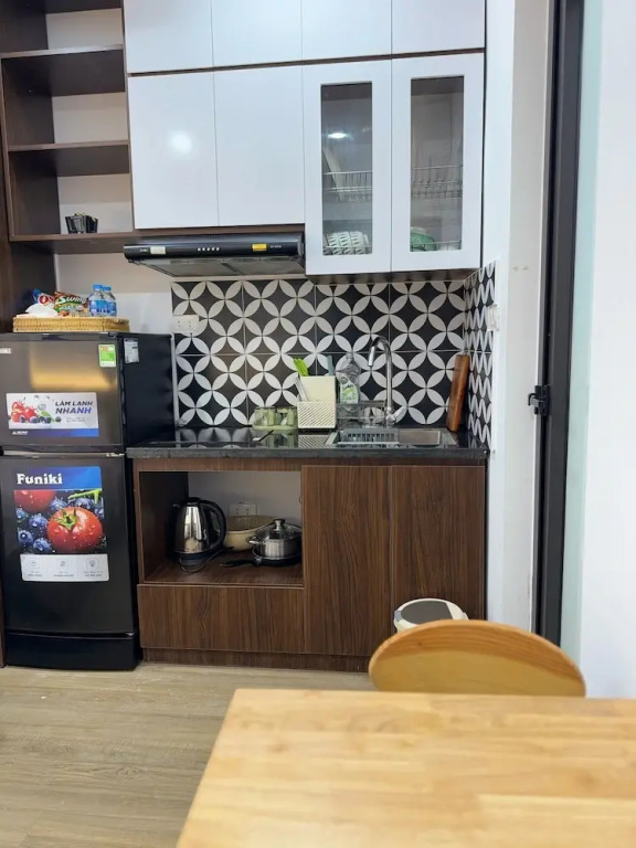 Ly Apartment & Home
