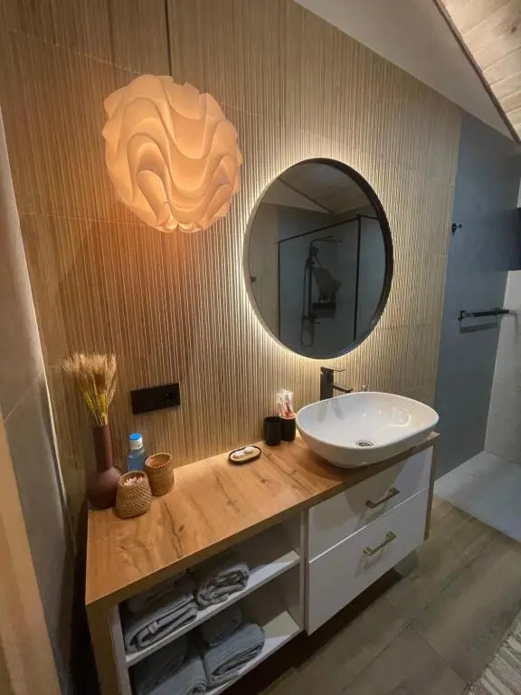 Boiko house - котеджі з чаном-джакузі та басейном